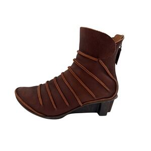 Trippen Amber Brown Leather Ribbed Ankle Boots Sculptural Wedge Heel size 8